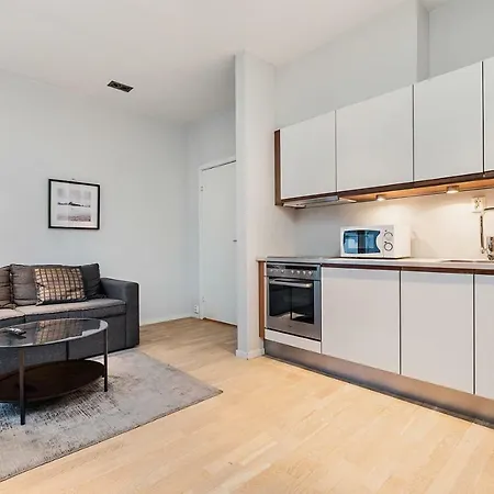 Central Newly Redecorated 1br, Free Bikes Apartment *